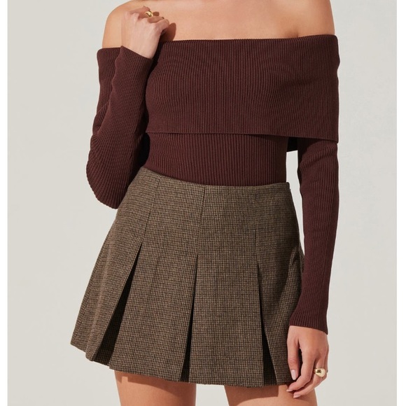 Fold Over Off The Shoulder Rib Sweater In Chocolate Brown - Picture 2 of 4